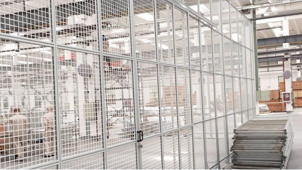 3030工業(yè)鋁型材能定做機器人護欄網(wǎng)嗎？